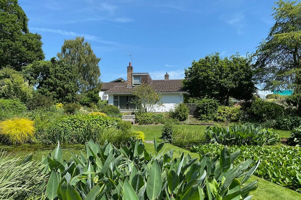 Der 1960 erbaute Bungalow White Barn House